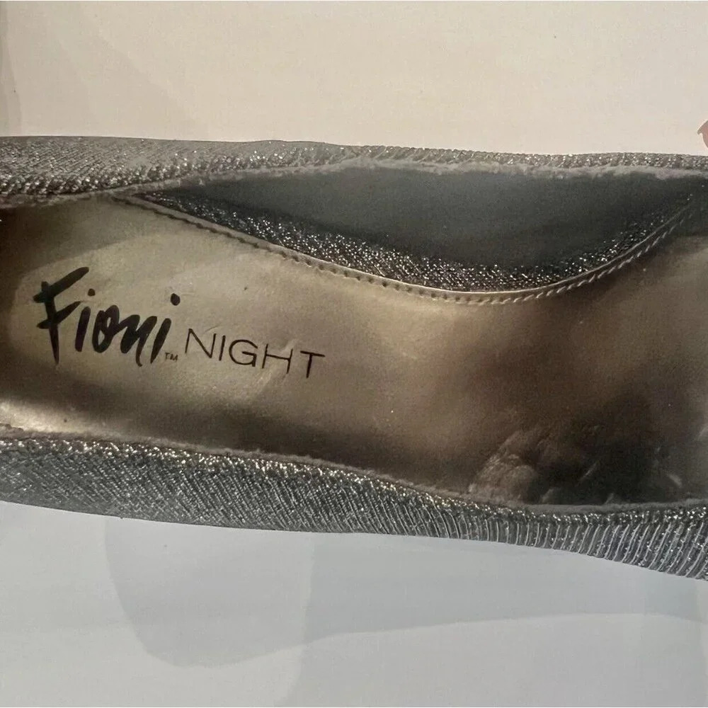 Fioni Night Women’s Heels Size 9.5 Silver Sparkly Evening Pumps Wedding Formal - Picture 8 of 9